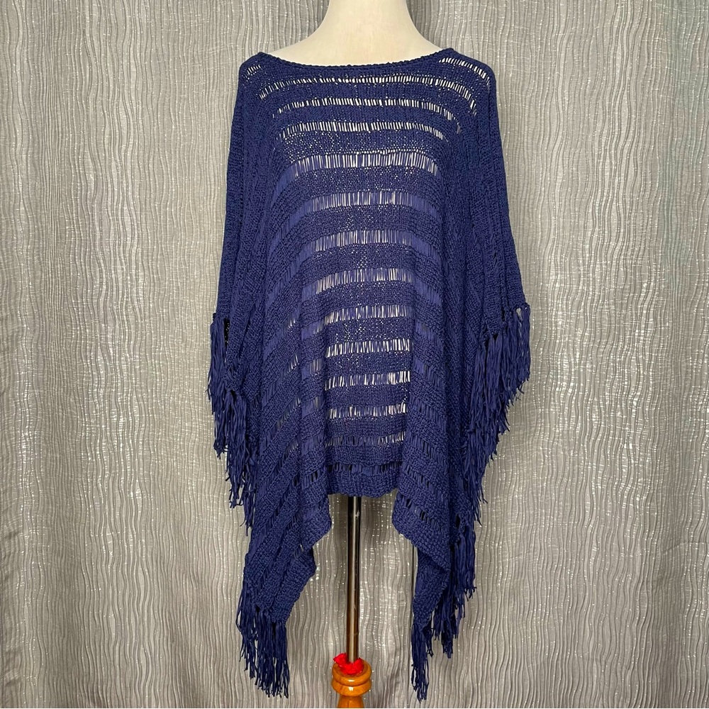 Chico’s open weave sharkbite hem fringe poncho